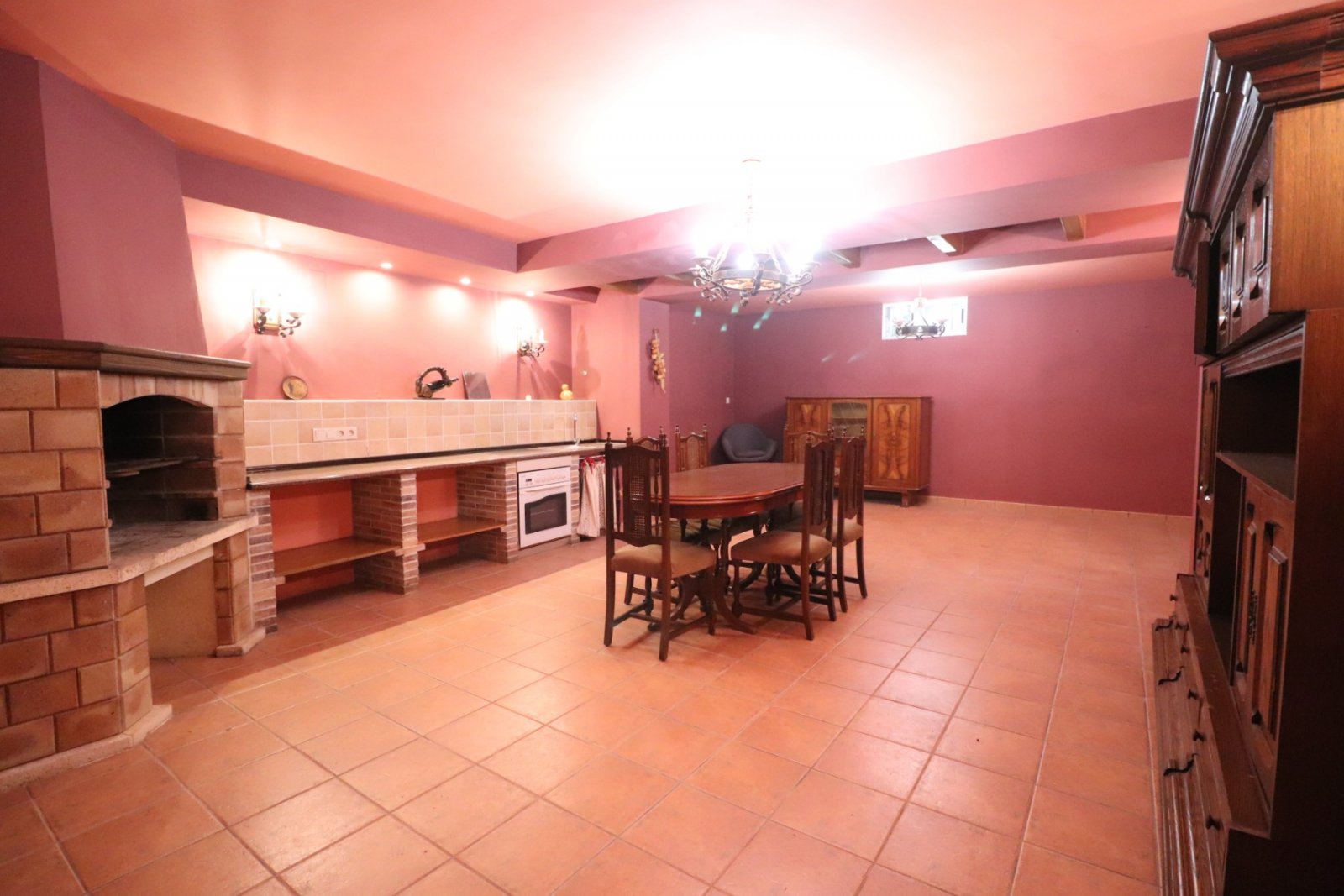 East Facing, Five Bedroom, Detached Villa in Los Palacios