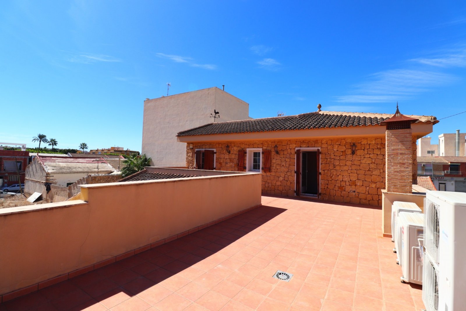 East Facing, Five Bedroom, Detached Villa in Los Palacios