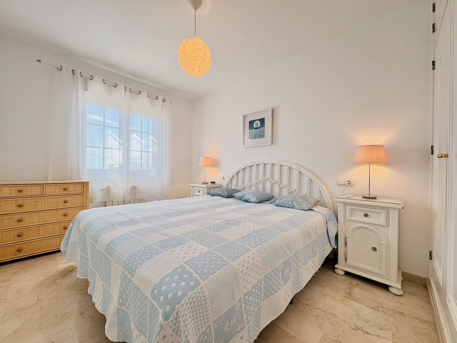 Duplex townhouse with sea-view solarium, garden and communal pool in Conjunto Rioja