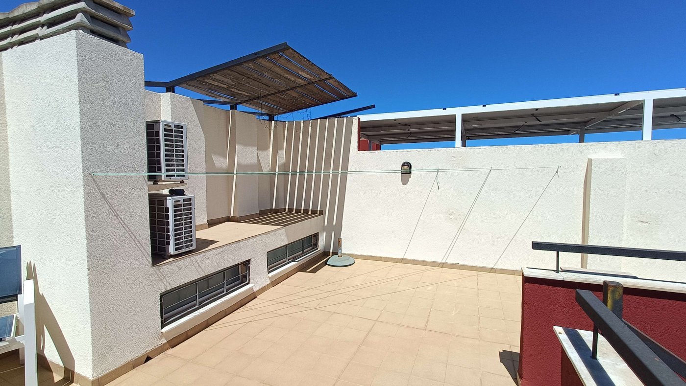 Beautiful Quad Villa with 3 bedrooms, 2 bathrooms, large Solarium, Underbuild and Garage