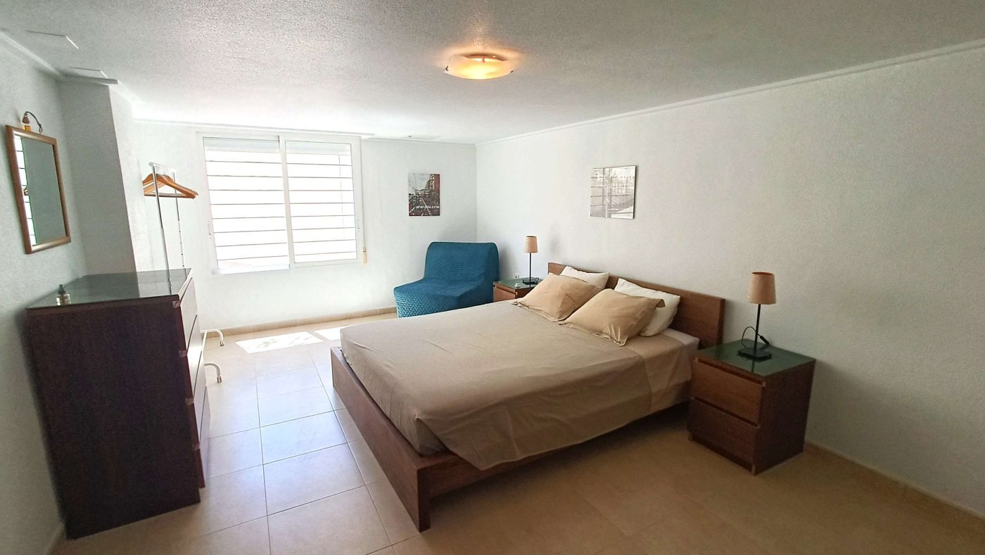 Beautiful Quad Villa with 3 bedrooms, 2 bathrooms, large Solarium, Underbuild and Garage