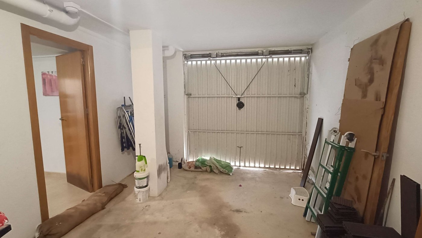 Beautiful Quad Villa with 3 bedrooms, 2 bathrooms, large Solarium, Underbuild and Garage