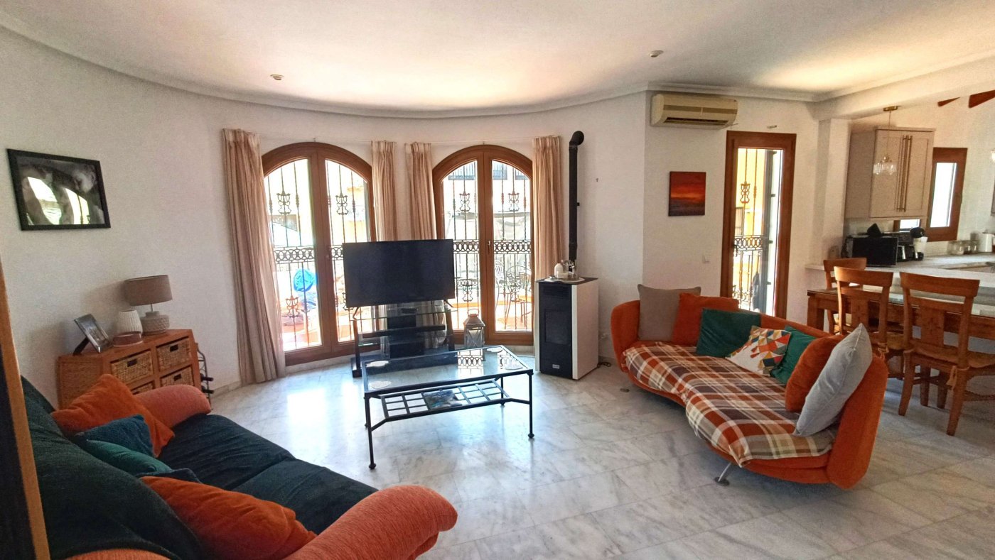 Exceptional Semi-Detached Villa with 3 bedrooms, 2 bathrooms, seperate guest area and Private Pool in the Heart of La Finca Golf & Spa Resort