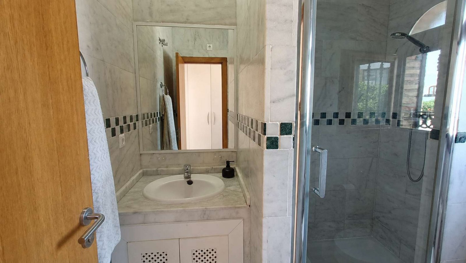 Exceptional Semi-Detached Villa with 3 bedrooms, 2 bathrooms, seperate guest area and Private Pool in the Heart of La Finca Golf & Spa Resort