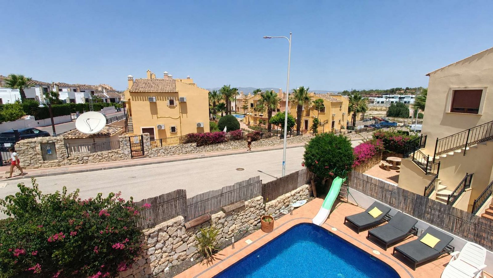 Exceptional Semi-Detached Villa with 3 bedrooms, 2 bathrooms, seperate guest area and Private Pool in the Heart of La Finca Golf & Spa Resort