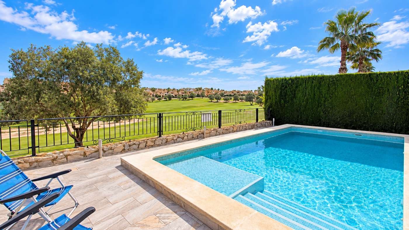 Frontline Golf Villa with 3 bedrooms and 2 bathrooms in the Heart of La Finca Golf Resort