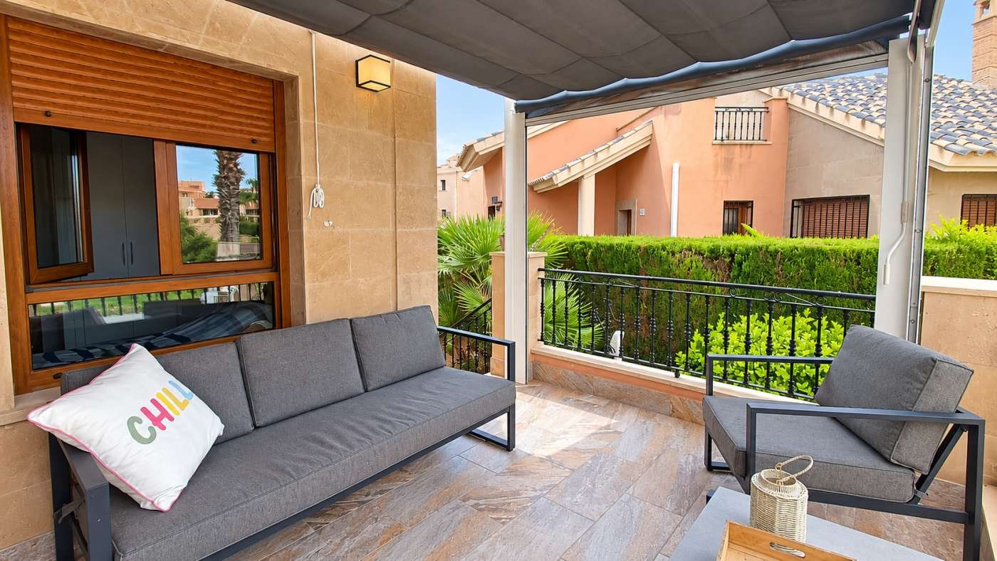Frontline Golf Villa with 3 bedrooms and 2 bathrooms in the Heart of La Finca Golf Resort