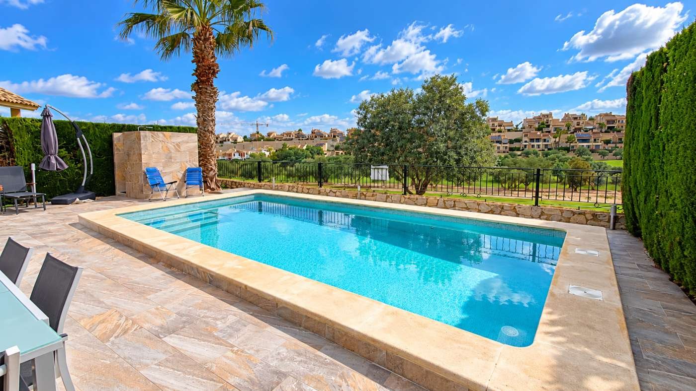 Frontline Golf Villa with 3 bedrooms and 2 bathrooms in the Heart of La Finca Golf Resort