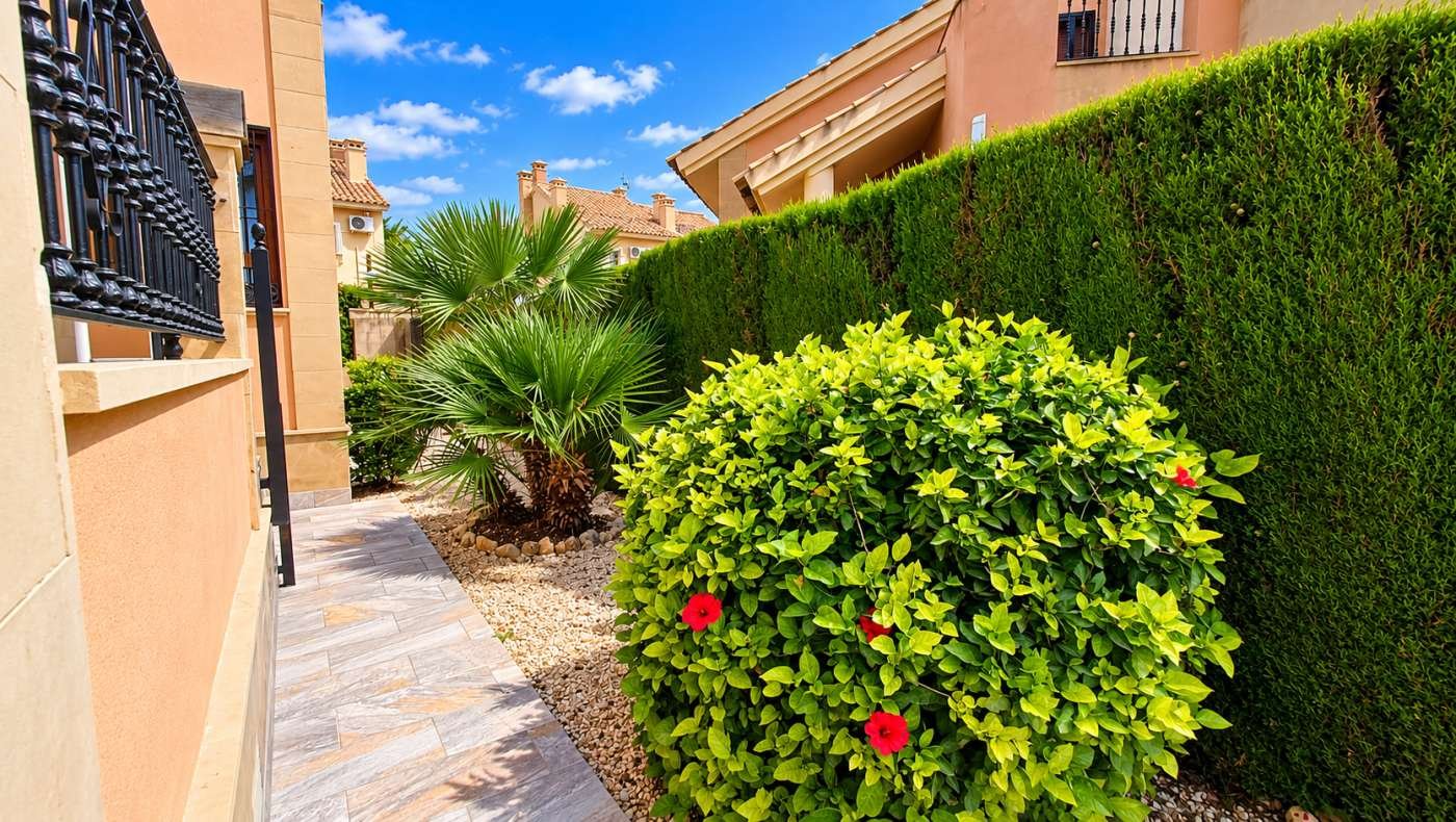 Frontline Golf Villa with 3 bedrooms and 2 bathrooms in the Heart of La Finca Golf Resort