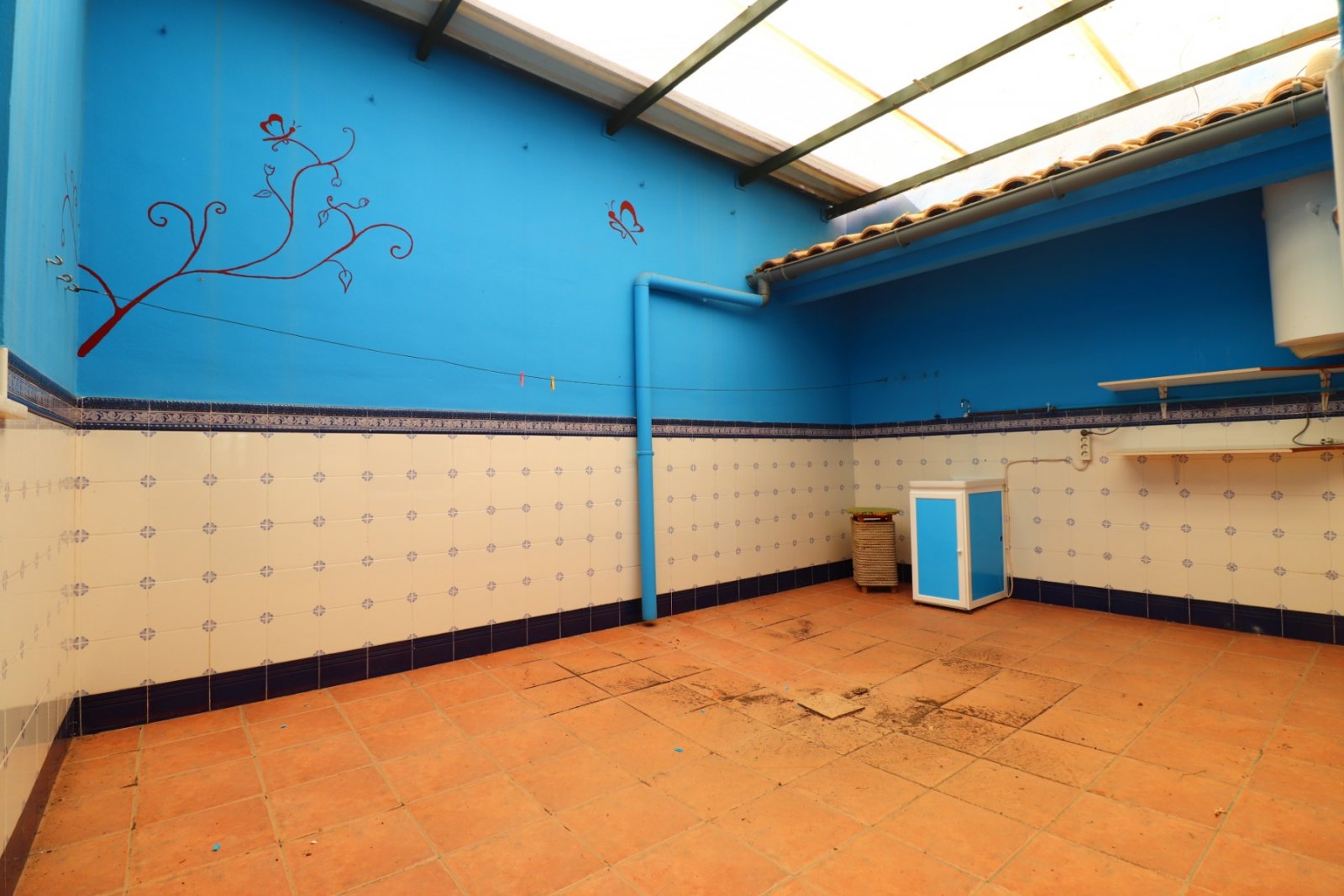 East Facing, Five Bedroom, Detached Villa in Los Palacios