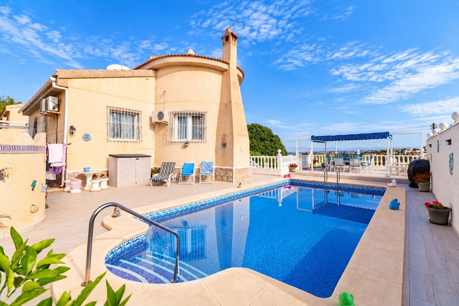 Ciudad Quesada: Beautiful villa with 3 bedrooms, 2 bathrooms, parking space and private swimming pool at the La Marquesa golf course Ciudad Quesada: Beautiful villa with 3 bedrooms, 2 bathrooms, parking space and private swimming pool at the La Marquesa golf course