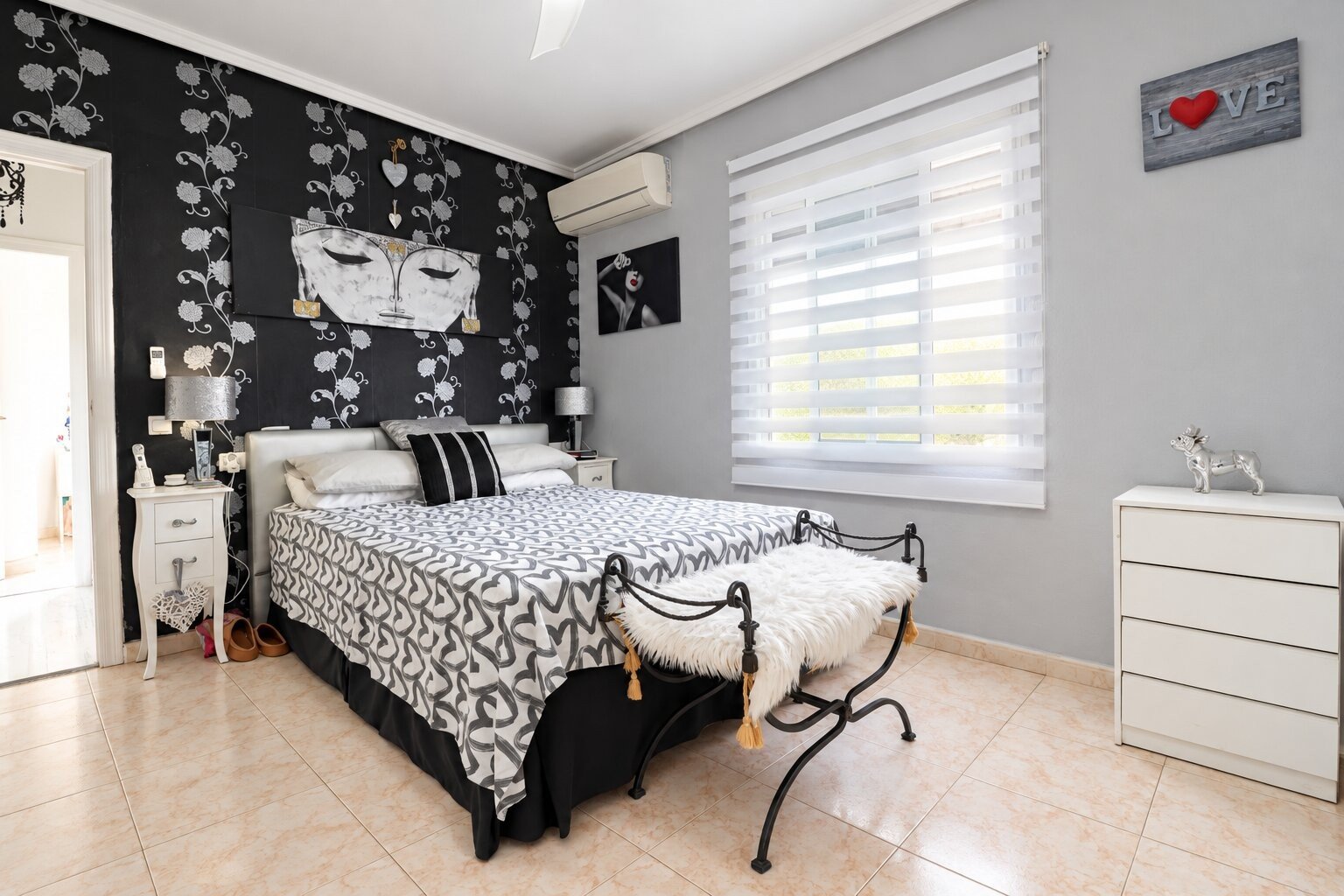 Beautiful villa with 3 bedrooms, 2 bathrooms, parking space and private swimming pool at the La Marquesa golf course