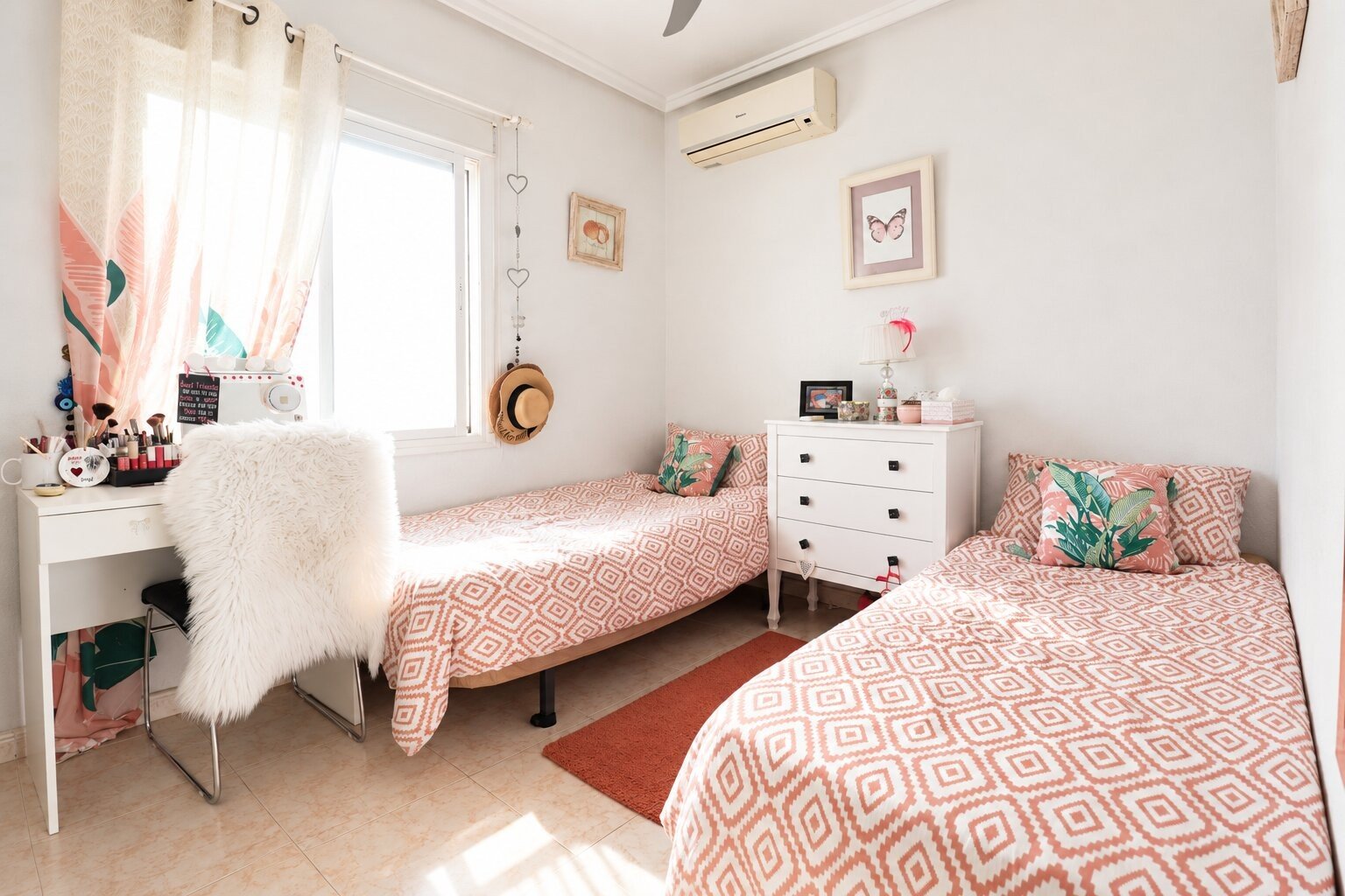 Beautiful villa with 3 bedrooms, 2 bathrooms, parking space and private swimming pool at the La Marquesa golf course