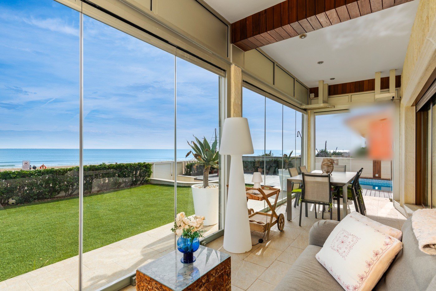 Spectacular Beachfront Detached Villa in Guardamar del Segura