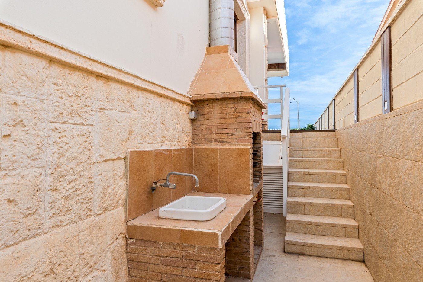 Spectacular Beachfront Detached Villa in Guardamar del Segura