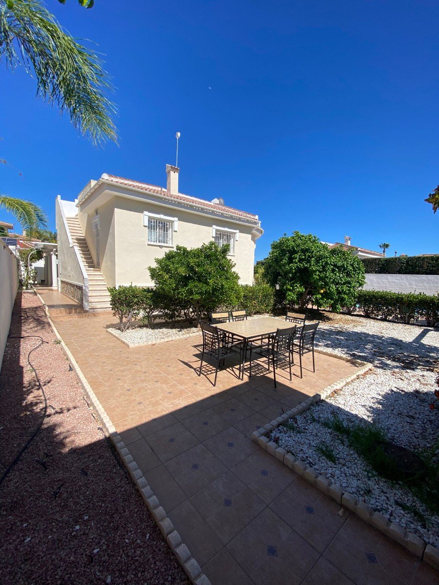 Detached Villa with Private Pool and Solarium in Doña Pepa
