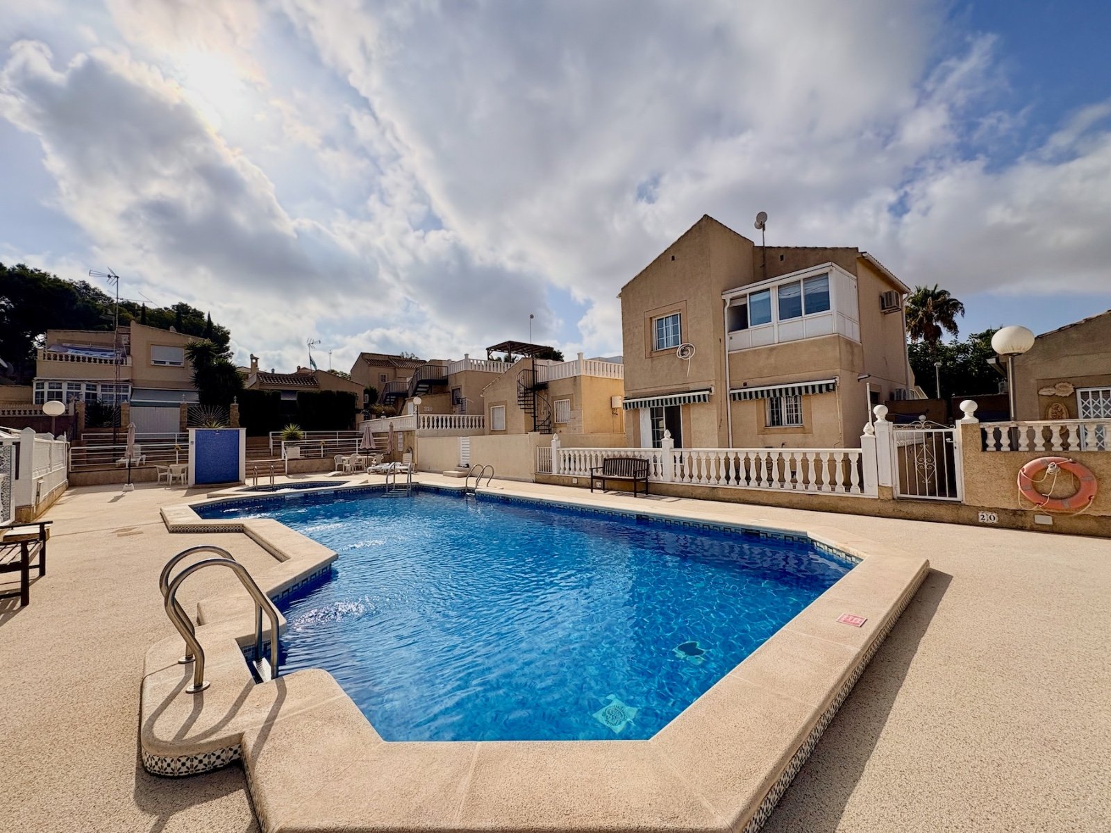 Villa with 4 bedrooms, 2 bathrooms and communal pool