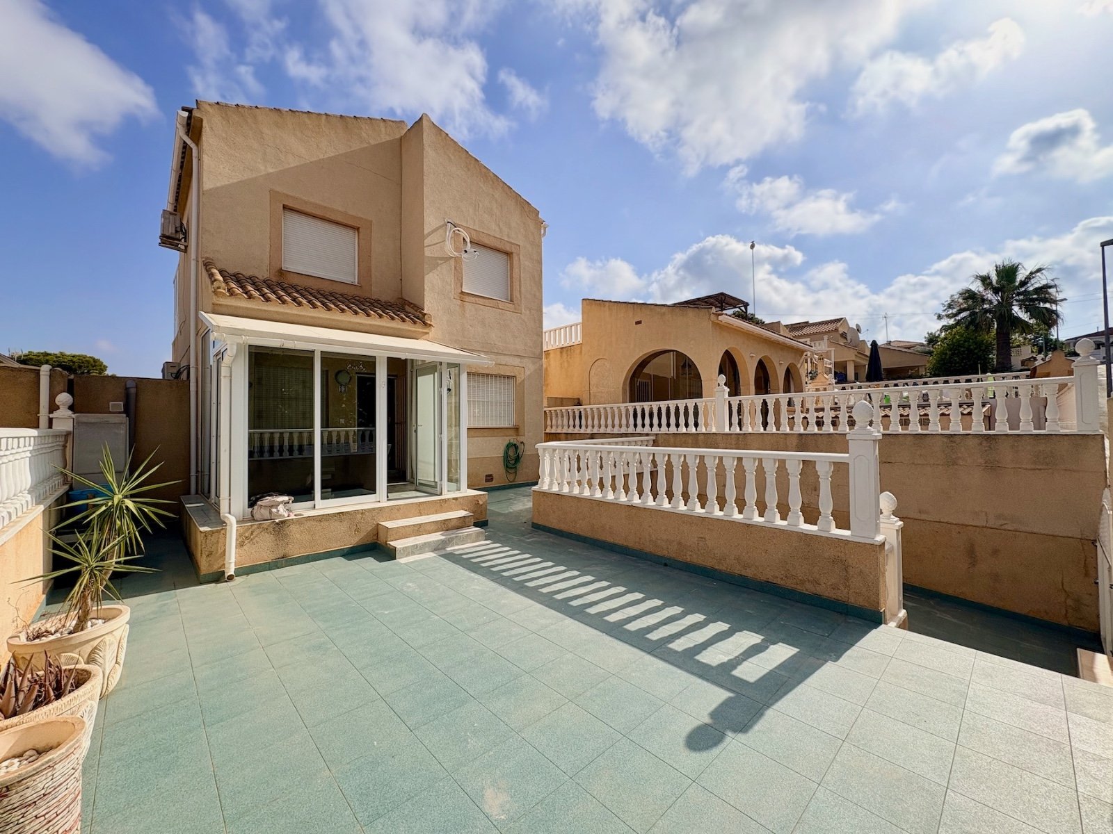 Villa with 4 bedrooms, 2 bathrooms and communal pool