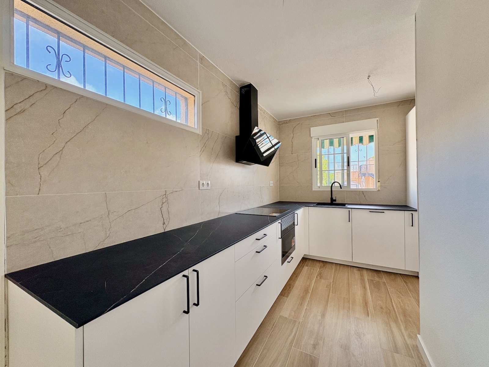 Villa with 4 bedrooms, 2 bathrooms and communal pool