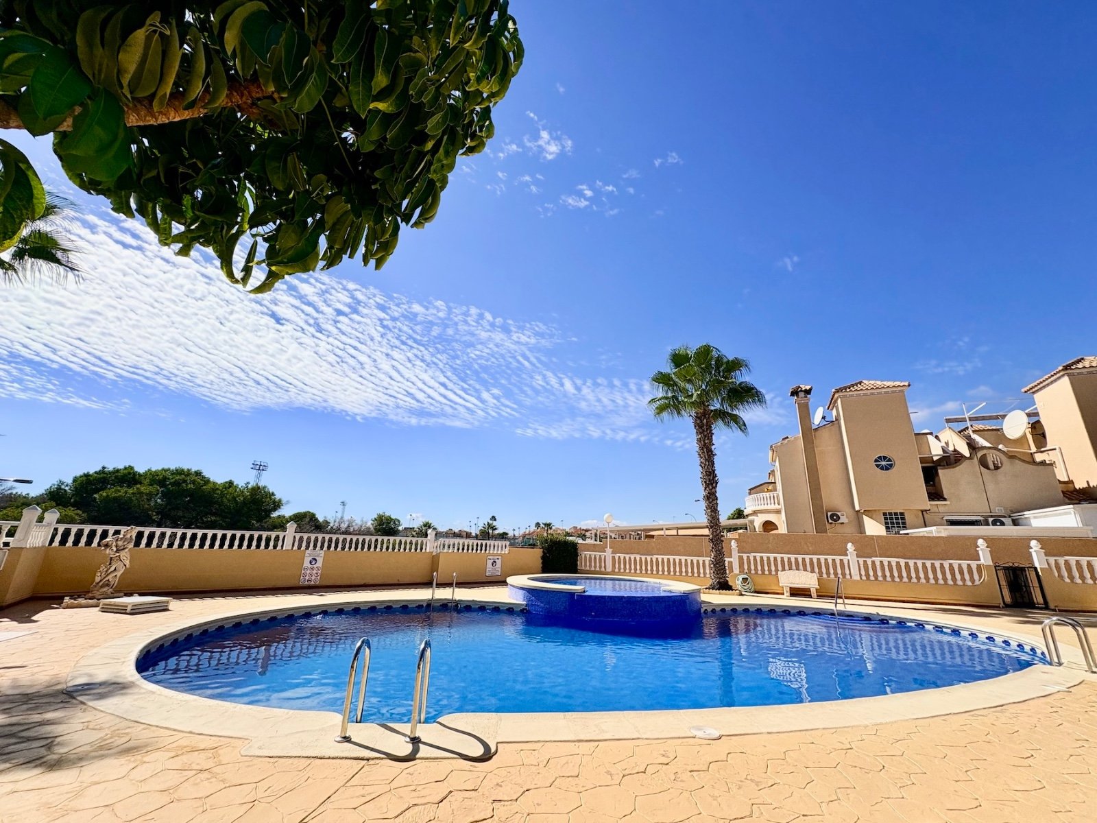 3-bedroom duplex with tower room, private garden and solarium in Playa Flamenca just minutes from the beach
