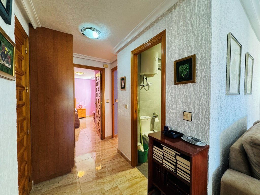 Renovated 2-bedroom apartment with elevator in the center of La Mata just 300 meters from the beach