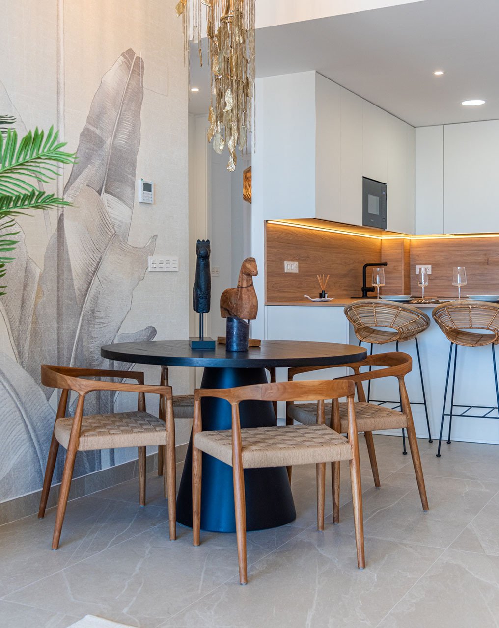 Penthouses with 3 bedrooms, 2 bathrooms, roof terrace, toilet, private pool and fitted kitchens with white goods