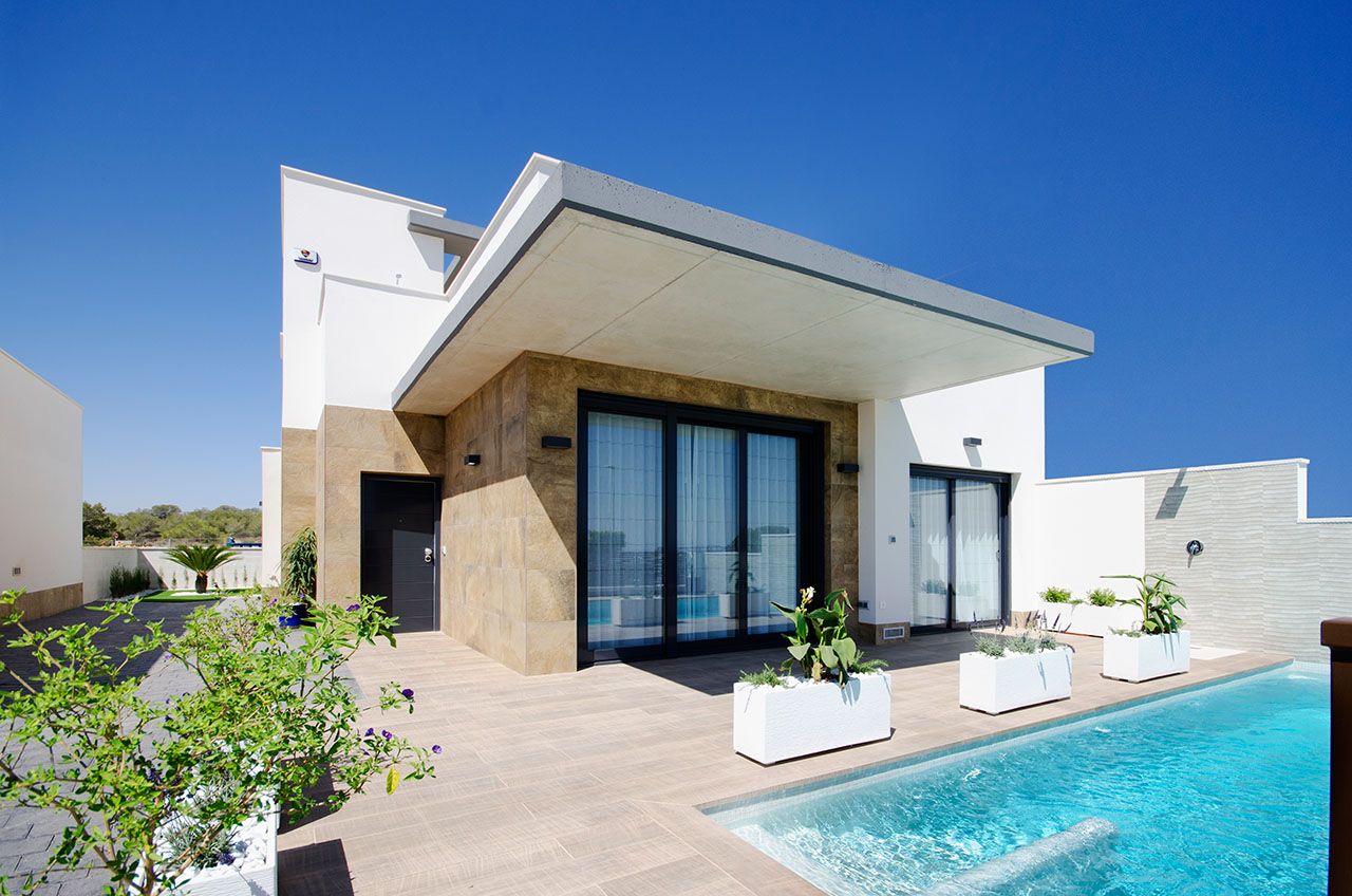 Exclusive villas with 2 or 3 bedrooms, sea views and private pools