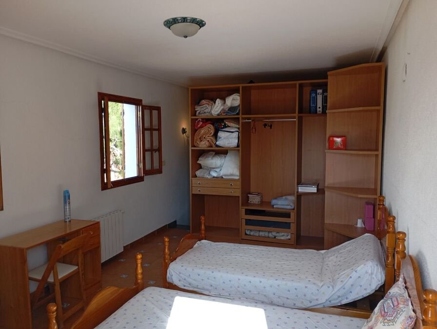 Espacioso chalet de 4 dormitorios y 3 baños con solarium