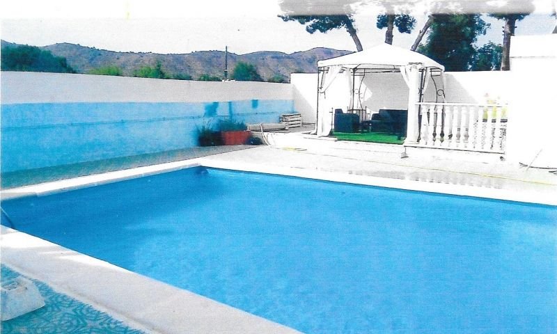 Chalet independiente con 3 dormitorios, 2 baños, piscina privada y bonitas vistas