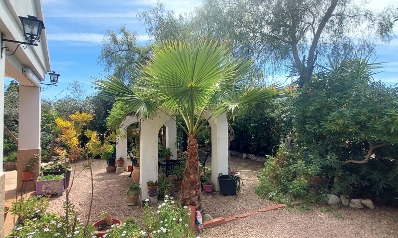 Chalet independiente con 3 dormitorios, 2 baños, piscina privada y bonitas vistas