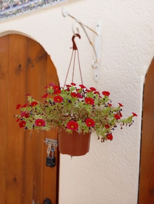 Villa mit 3 Schlafzimmern, 2 Bädern, Privatpool und Kfz-Stellplatz