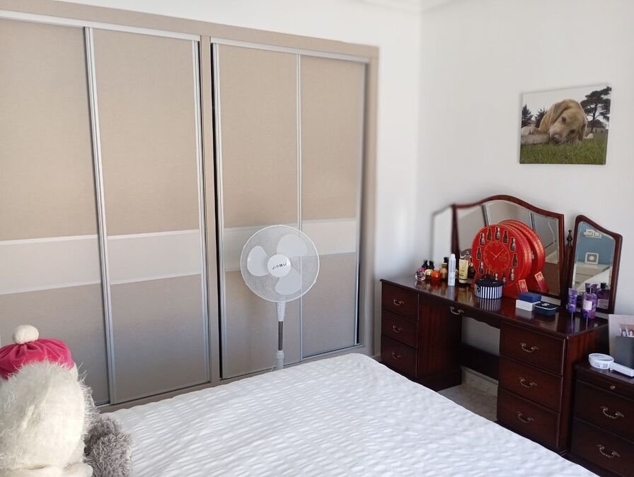 Villa mit 3 Schlafzimmern, 2 Bädern, Privatpool und Kfz-Stellplatz