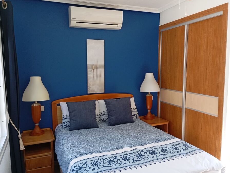 Villa mit 3 Schlafzimmern, 2 Bädern, Privatpool und Kfz-Stellplatz