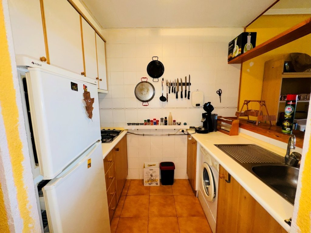 Apartamento con 1 dormitorio, 1 baño, solárium comunitario y piscina comunitaria a tan solo 200 m de la playa