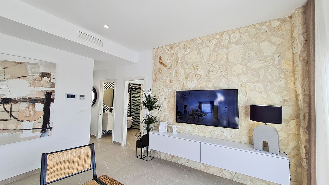 Villas de 3 dormitorios y 3 baños con aseo, sótano, solario, cocinas con electrodomésticos, parking privado y piscina privada