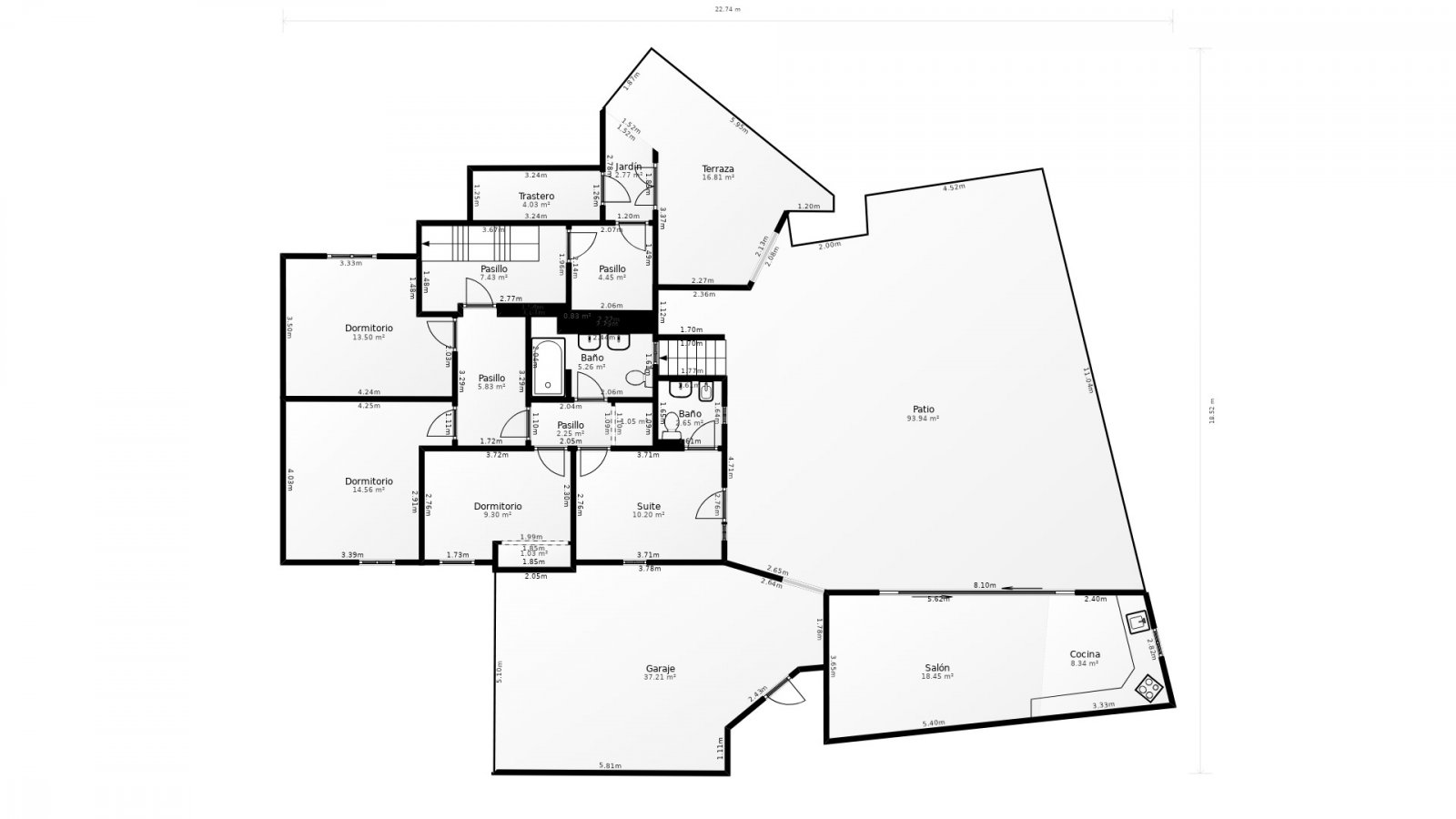 Amplia villa con 5 dormitorios, 3 baños, aseo de invitados y piscina privada