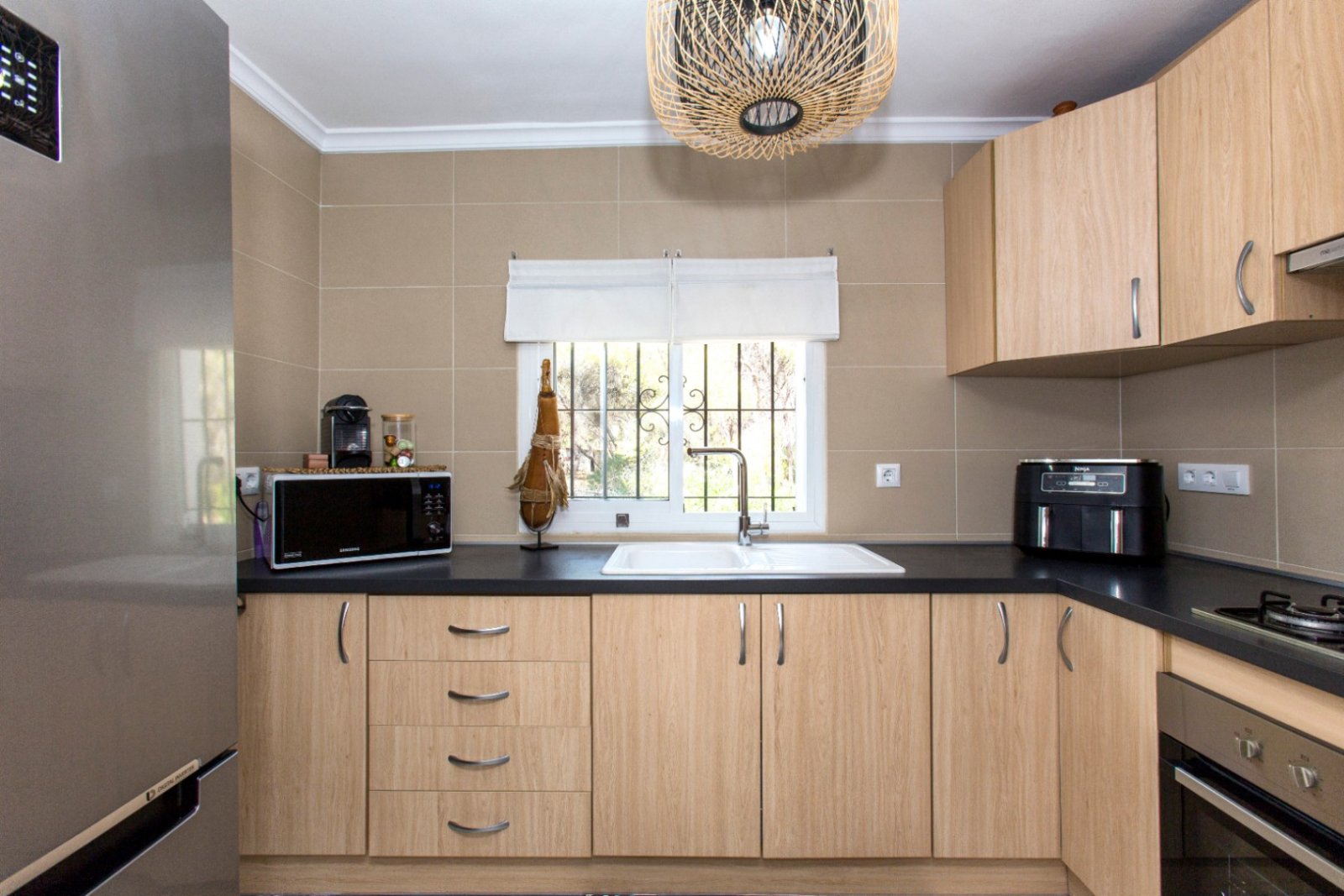 Villa independiente con dos apartamentos separados a poca distancia del mar