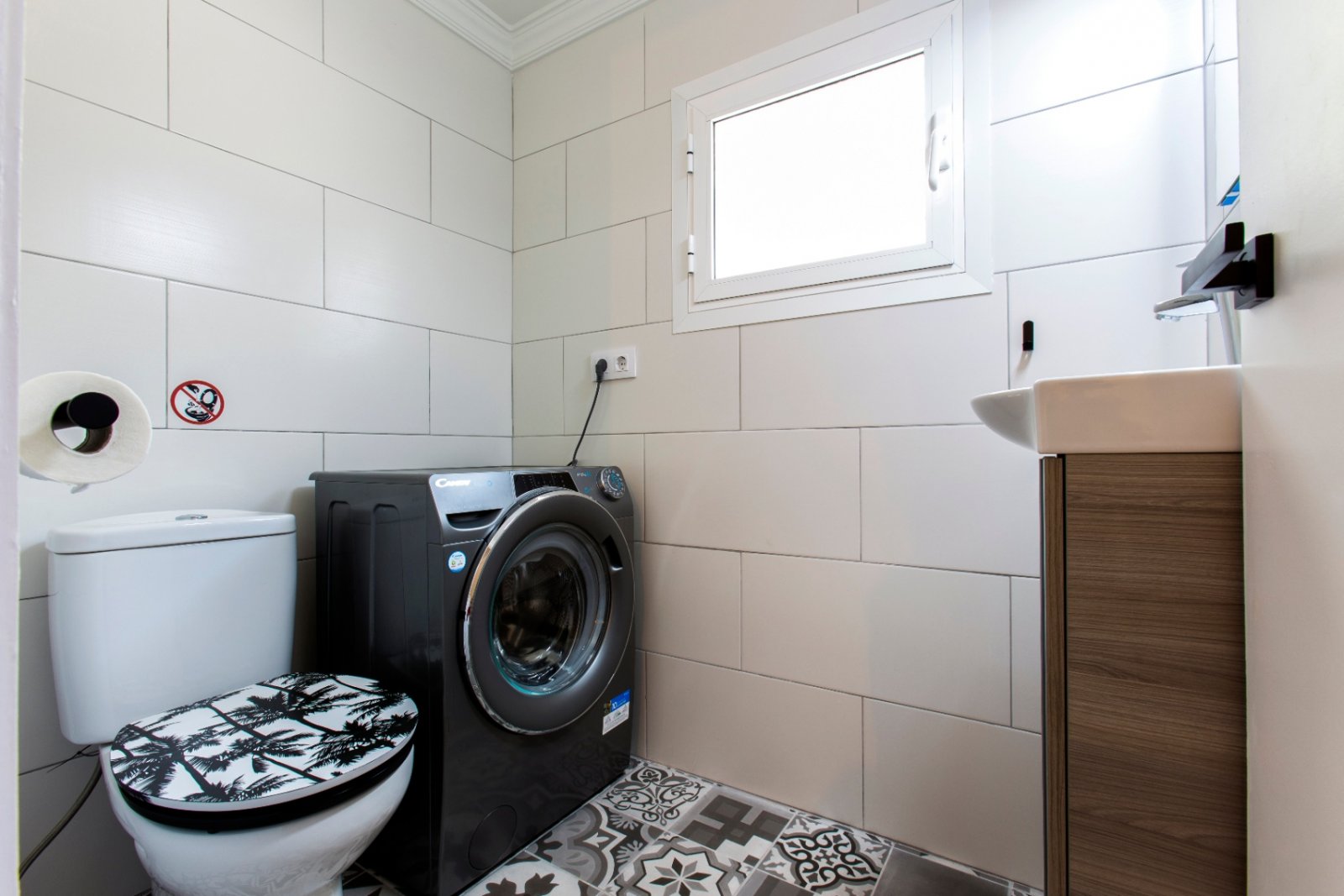 Villa independiente con dos apartamentos separados a poca distancia del mar