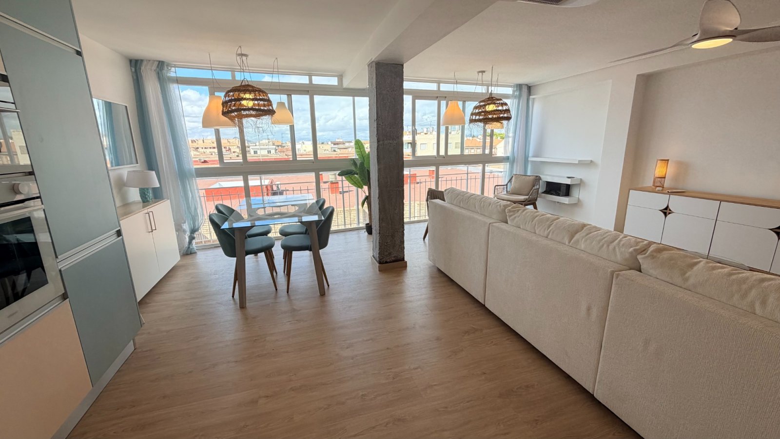 Apartamento reformado de 3 dormitorios y 2 baños a tan solo 100 m de la playa