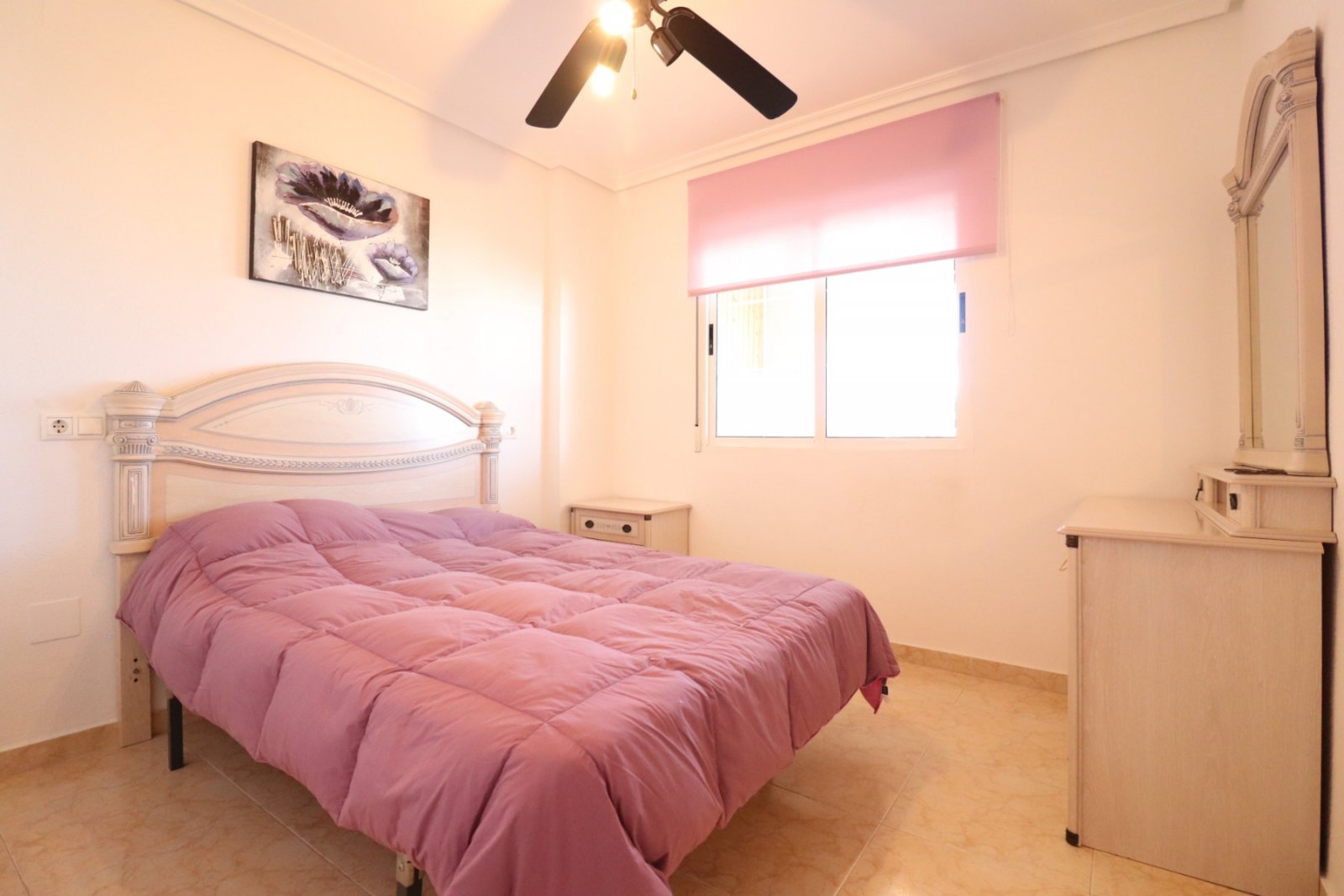 Apartamento con 2 dormitorios, 1 baño, piscina comunitaria y solario comunitario