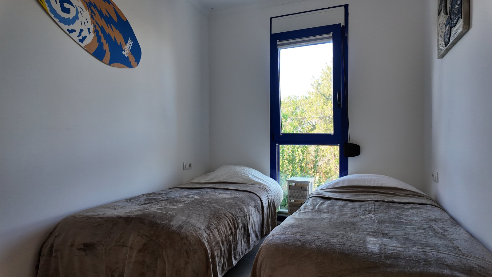 Exclusivo apartamento de 2 dormitorios y 2 baños en una preciosa urbanización a solo 200 metros de la playa