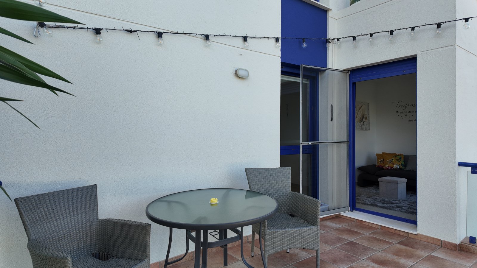 Exclusivo apartamento de 2 dormitorios y 2 baños en una preciosa urbanización a solo 200 metros de la playa