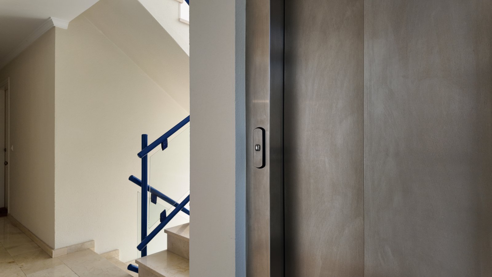 Exclusivo apartamento de 2 dormitorios y 2 baños en una preciosa urbanización a solo 200 metros de la playa