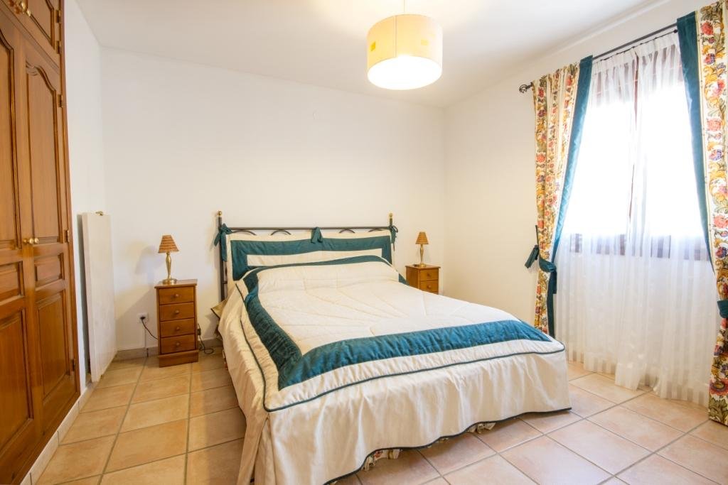 Villa de 3 dormitorios, 2 baños y piscina privada muy cerca del pueblo de Orba