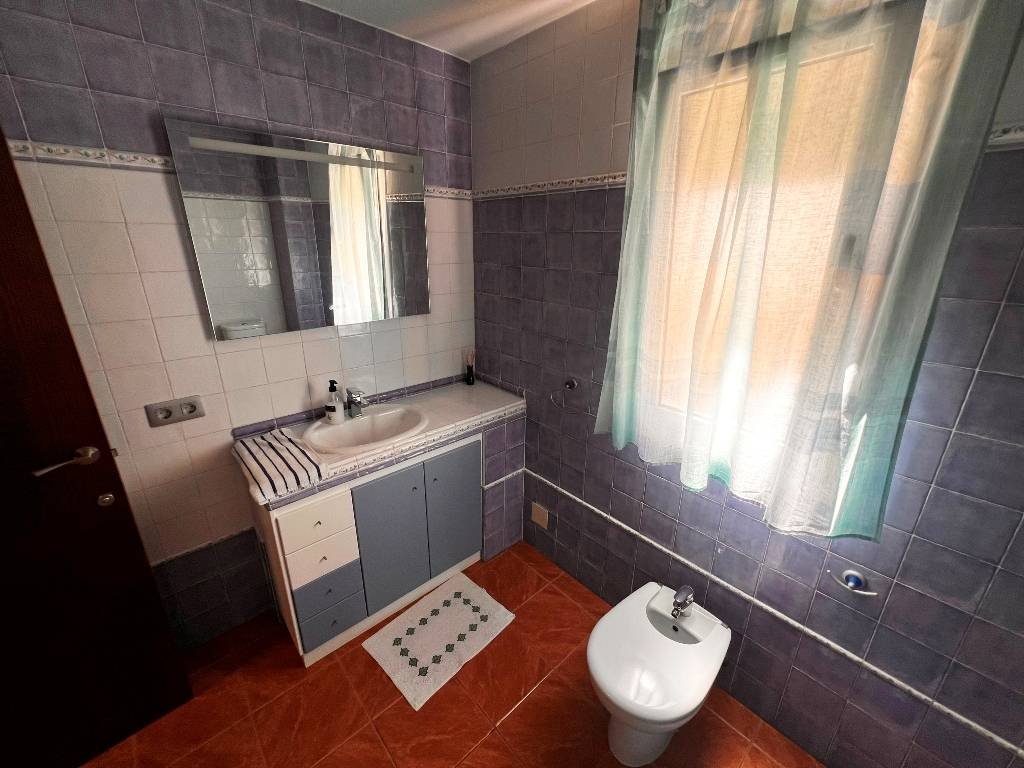 Villa con 6 dormitorios, 5 baños y piscina privada a sólo 5 minutos del centro de la ciudad