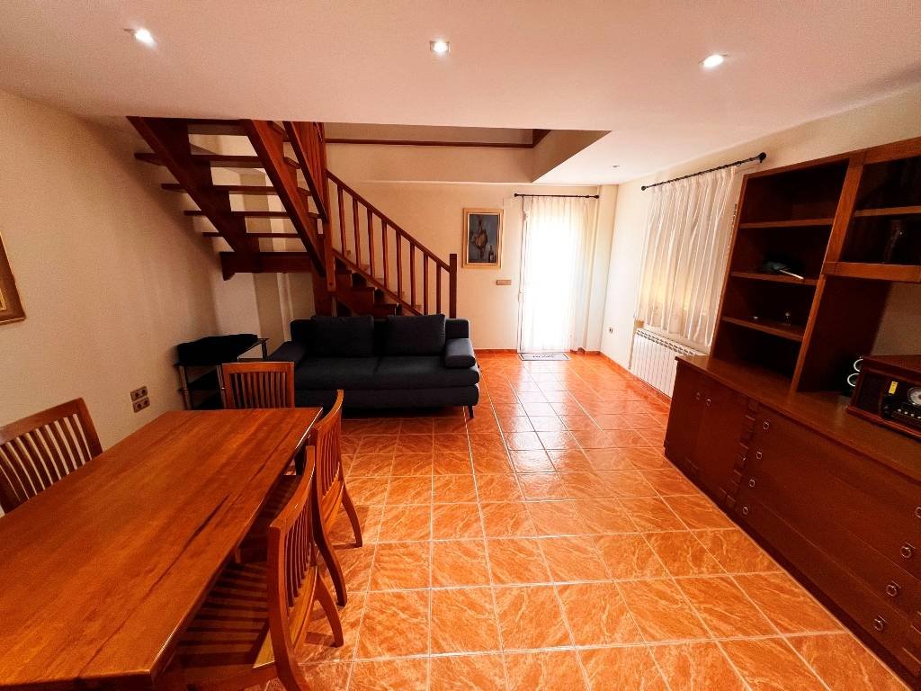 Villa con 6 dormitorios, 5 baños y piscina privada a sólo 5 minutos del centro de la ciudad