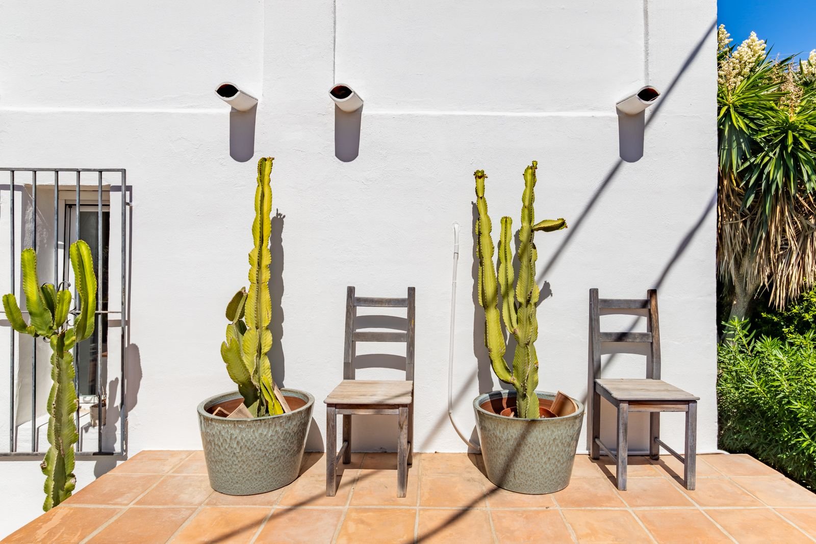 Villa de estilo mediterráneo con 3 dormitorios, 2 baños y piscina privada a tan solo 300 m del mar