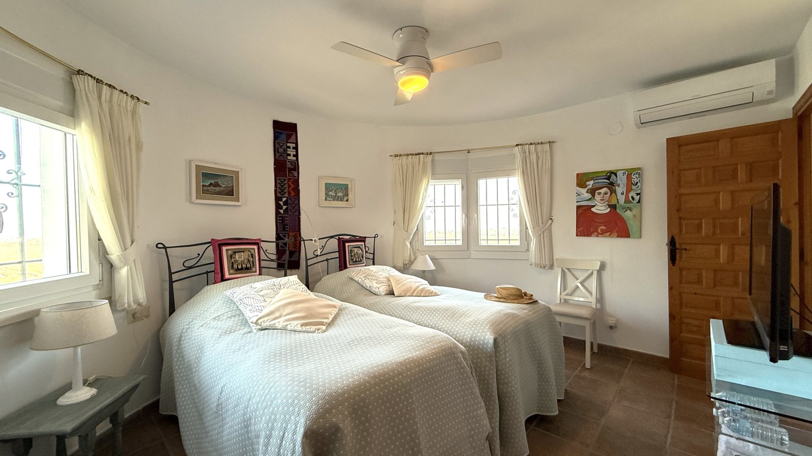 Villa de 3 dormitorios con vistas panorámicas y piscina