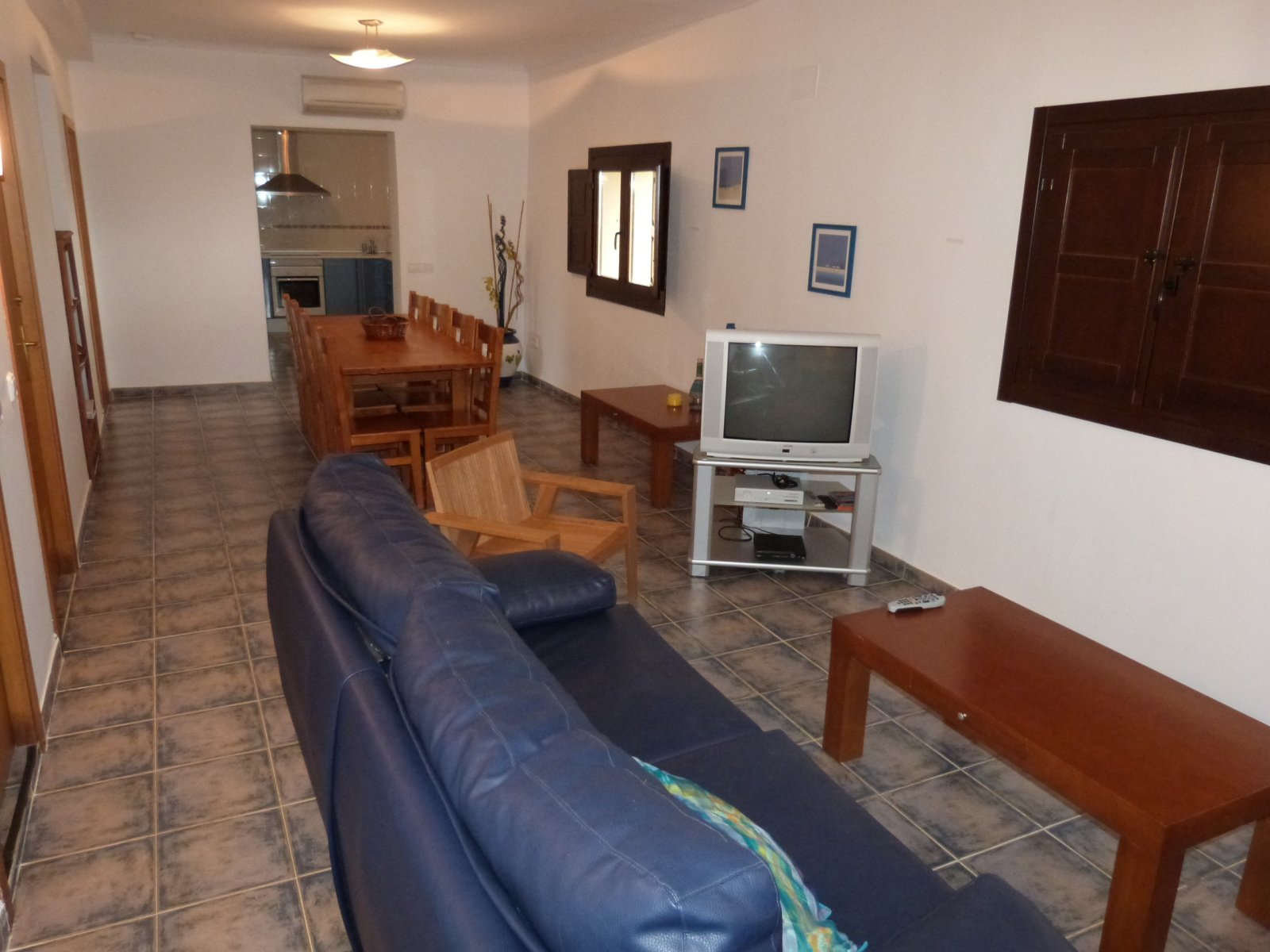  	 Esta magnífica casa de campo tradicional española de 15 dormitorios en Ibi (una de las quince masías en el valle del Vinalopó) está ub...