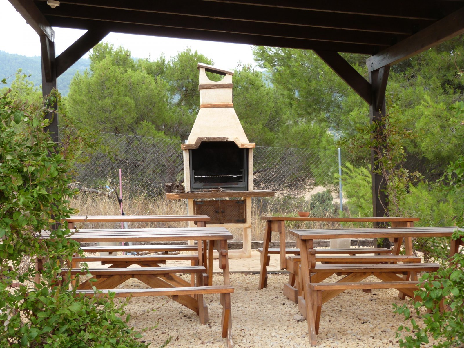  	 Esta magnífica casa de campo tradicional española de 15 dormitorios en Ibi (una de las quince masías en el valle del Vinalopó) está ub...